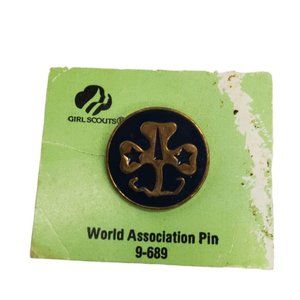 vintage girl scouts world association pin 9-689.